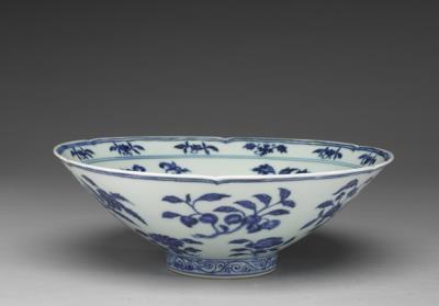 图片[2]-Bowl with foliated rim and underglaze-blue decoration of  sprays of flowers and fruits, Hsuan-te reign (1426-1435), Ming dynasty-China Archive